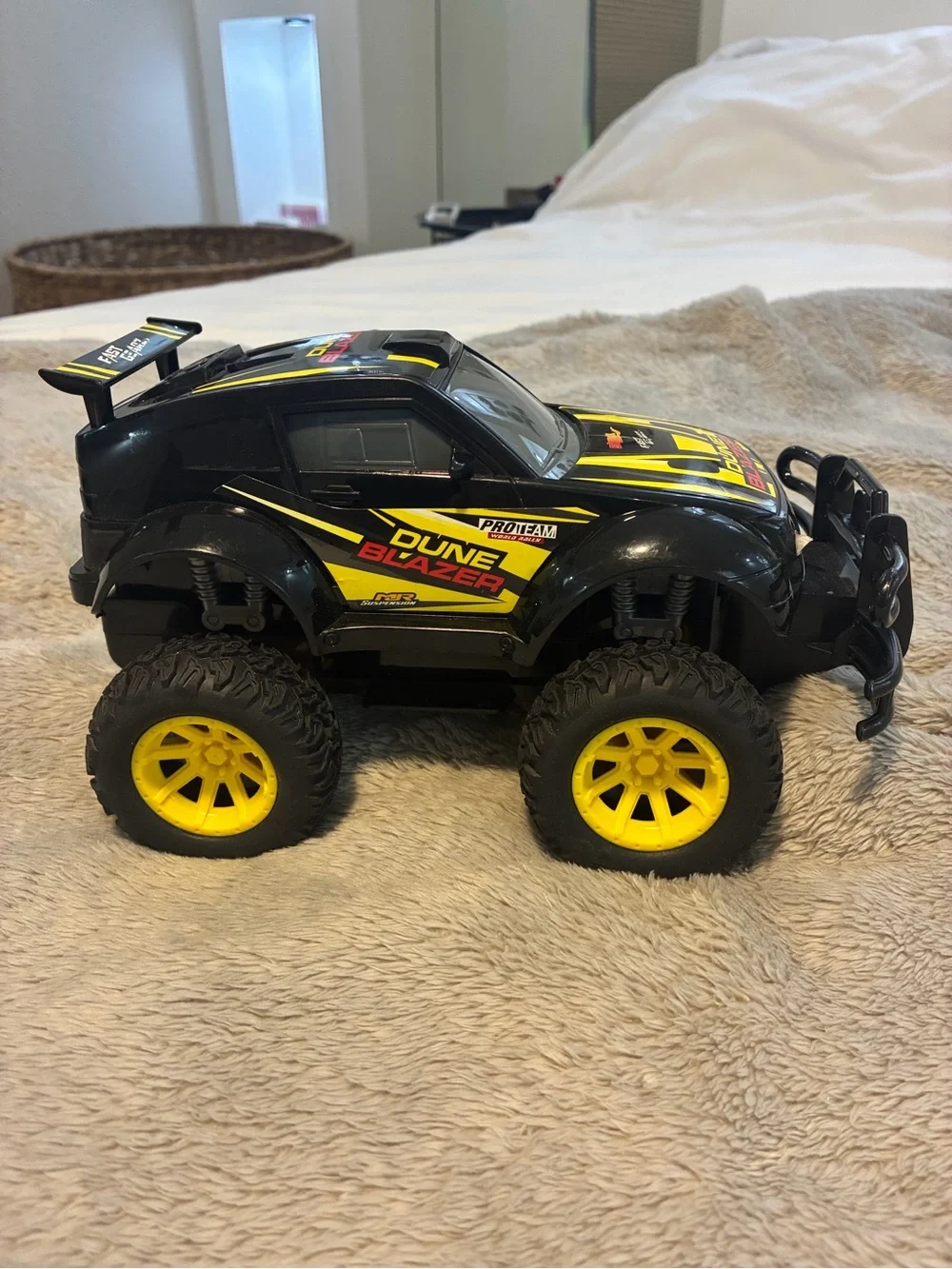 Kids Off-Road Toy MonsterTruck - Black & Yellow